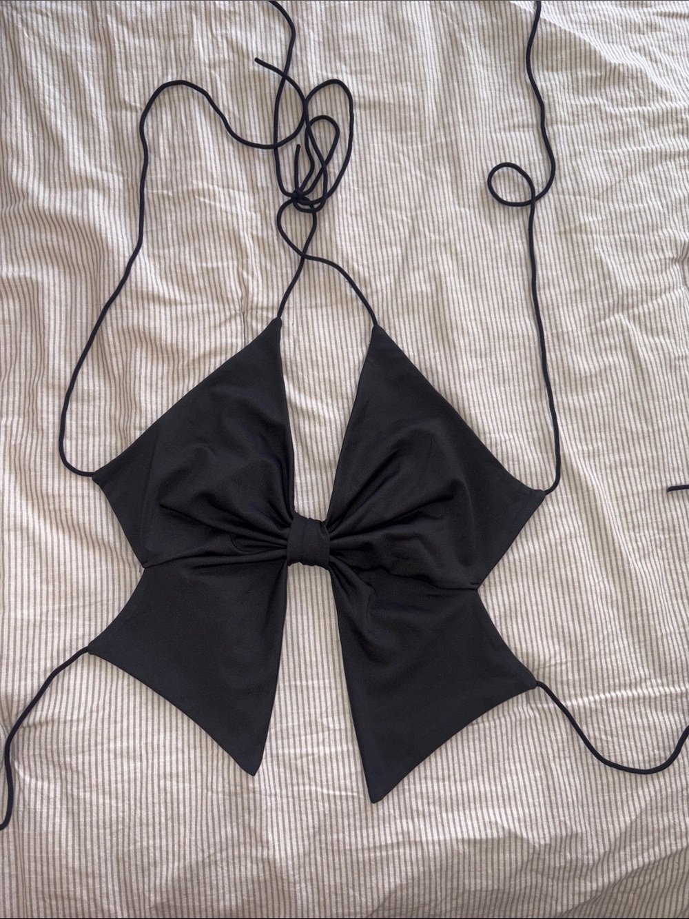 SHEIN Black Tie-Front Bow Halter Top